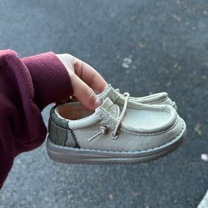 Hey Dudes for toddlers. Size 7 like new. Worn once!
